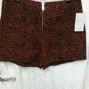 Zara basic floral textured shorts